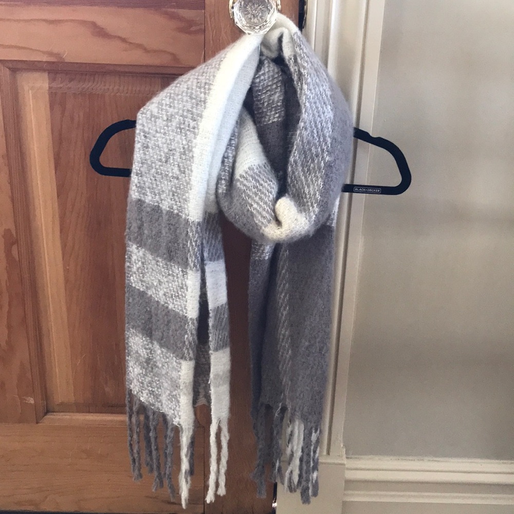 Lauren Conrad Blanket Scarf